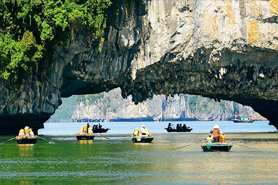 Overnight tour enjoy Halong Bay - Lan Ha Bay