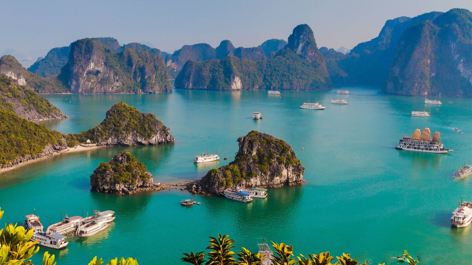 Halong Bay 1 Day Tour from La Casta Cruise – limestone mountains, emerald water, and luxury day cruise