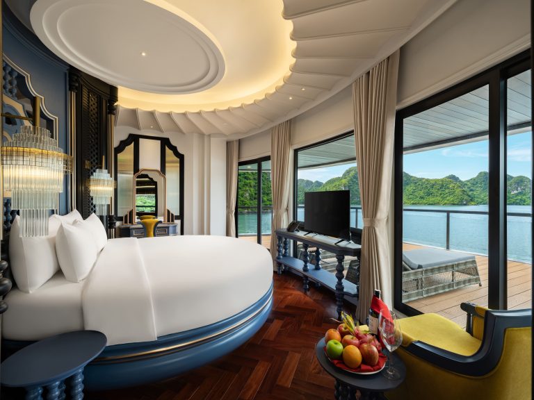 President Fore Deck of La Casta Star